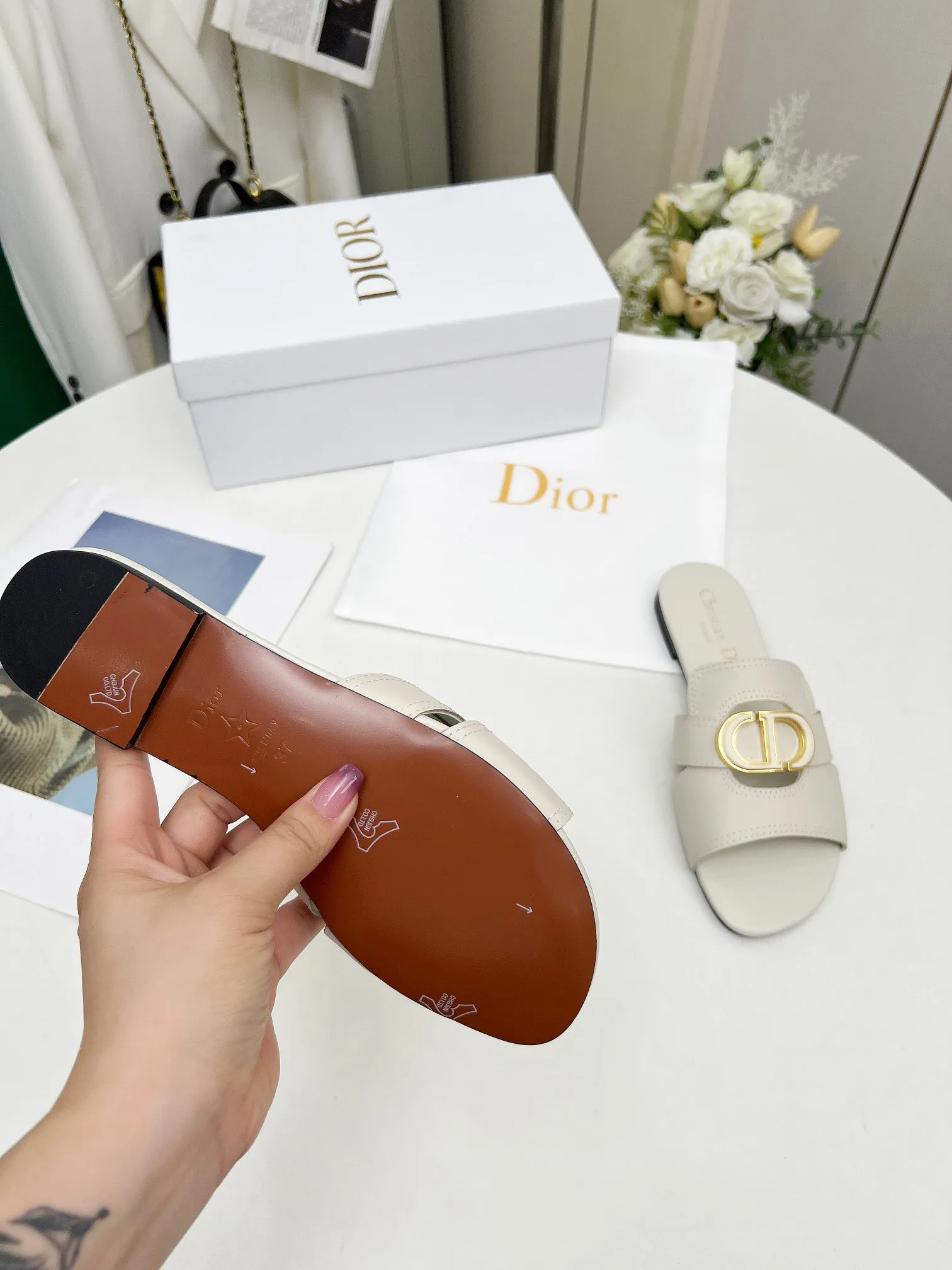 👟👟Ex-factory price 360👟👟 Genuine leather base +30 Dior spring and summer new model 6 colors optional code size 35-42